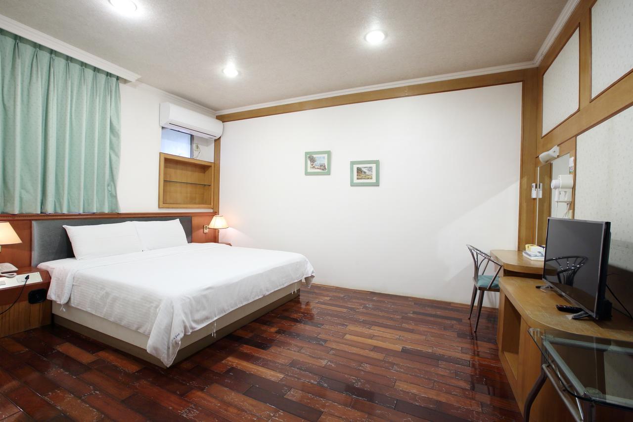 Long Shan Hotel Jiaoxi Exterior photo